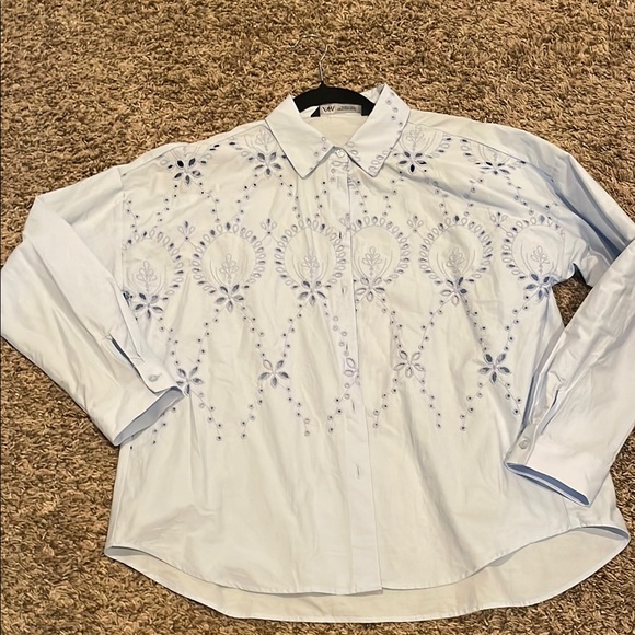 Zara eyelet blue button down - Picture 1 of 5